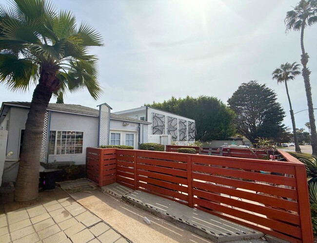 Building Photo - 1421 Grand Ave