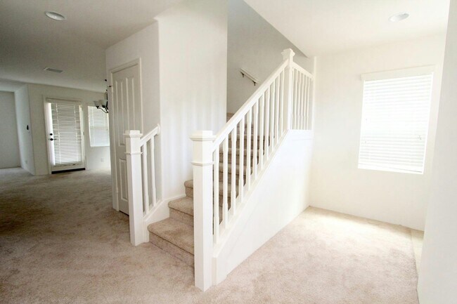 Building Photo - 91-1382-1382 Kaileolea Dr