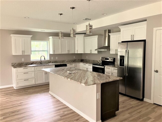 Building Photo - BEAUTIFUL! 2000 sq ft 3BR/2BA Home For Rent!