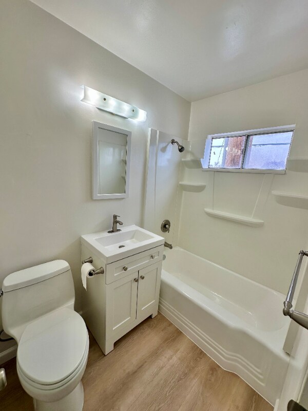 Building Photo - 1570 Hornblend St