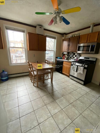 Building Photo - 205 Hillside St