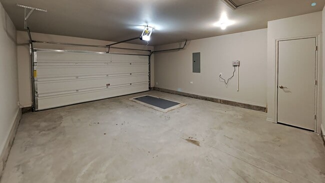 Building Photo - Spectacular 3 Bedroom 2 Bathroom Home in Britton Farms (Yukon Schools)