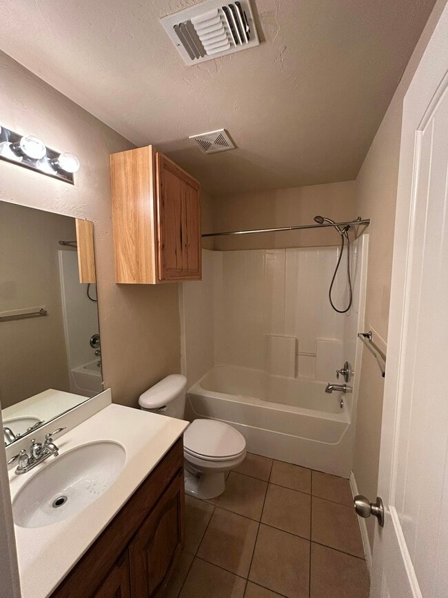 Building Photo - 2400 Rookhaven Ln