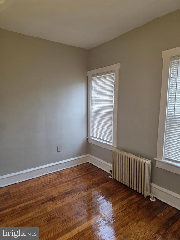 Building Photo - 1003 Maple St