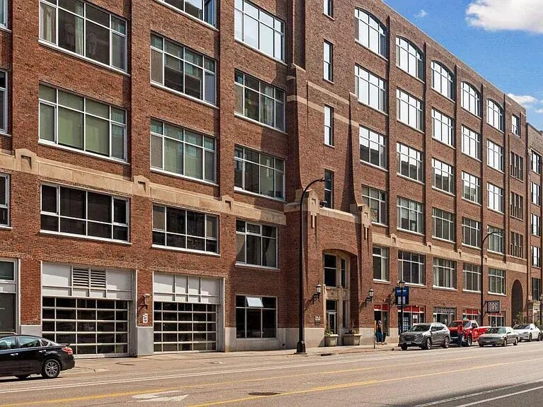 Building Photo - 700 Washington Ave N