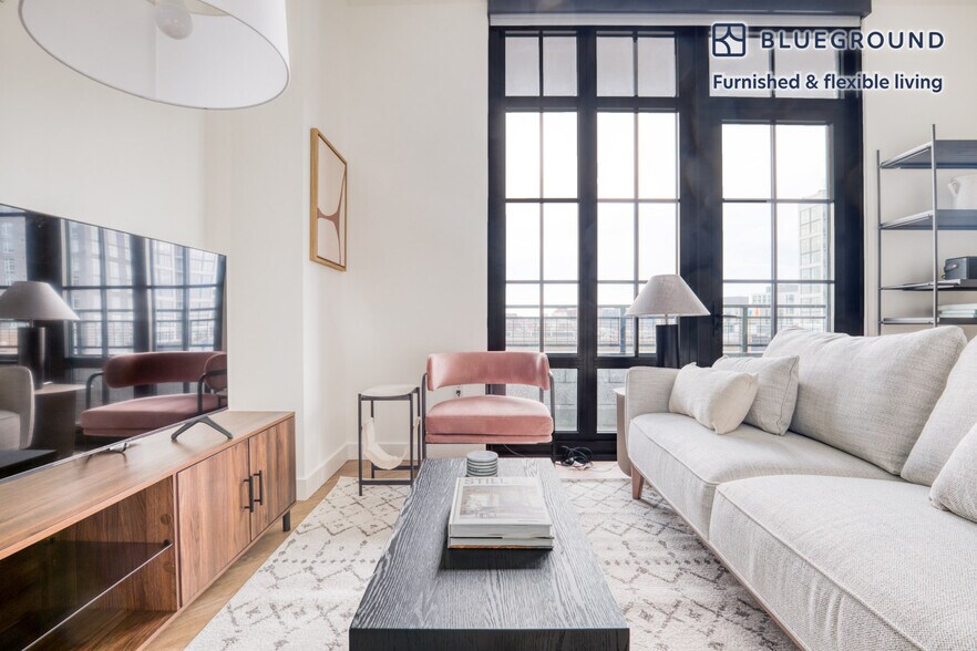 Building Photo - 550 Morse St NE