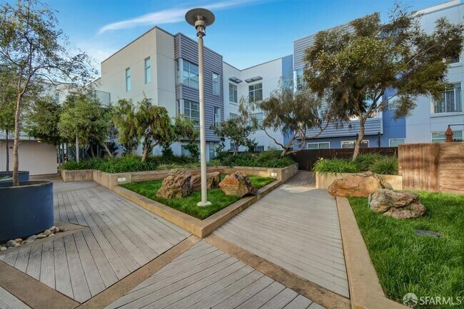 Building Photo - 451 Kansas St