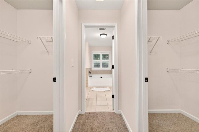 Building Photo - 1931 Gregory Run NE