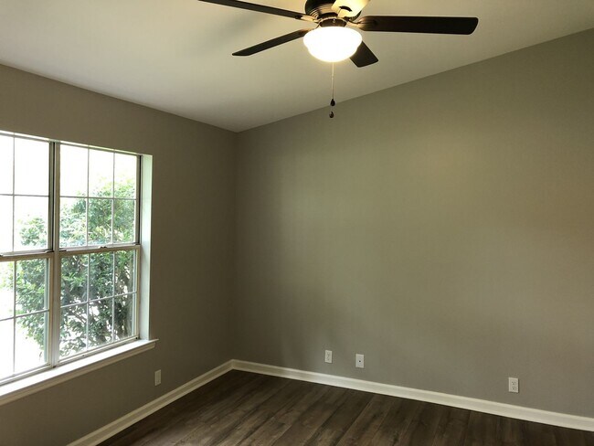 Building Photo - Charming 3BR Home with Spacious Yard in the Heart of Mount Juliet