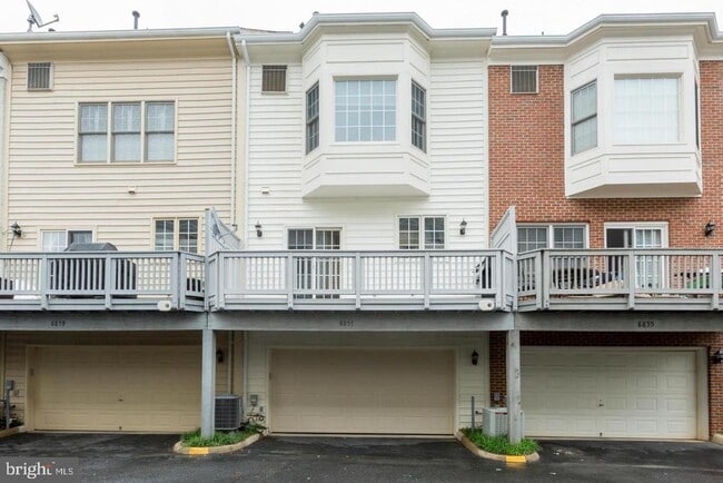 Building Photo - 8857 Ashgrove House Ln