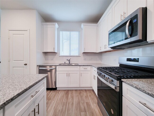 Building Photo - 1325 Grass Bnd Dr