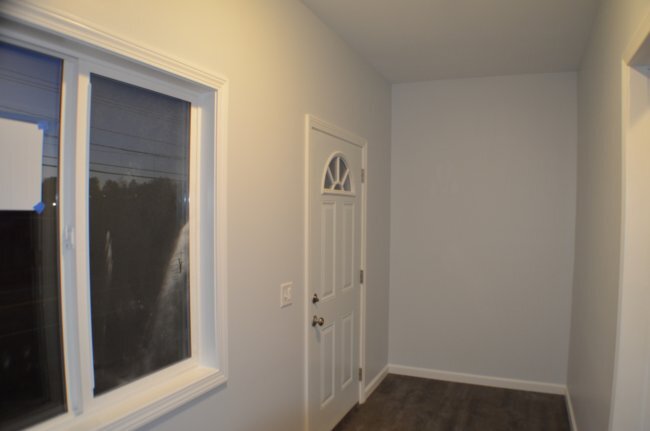 Building Photo - 563 Burritt St