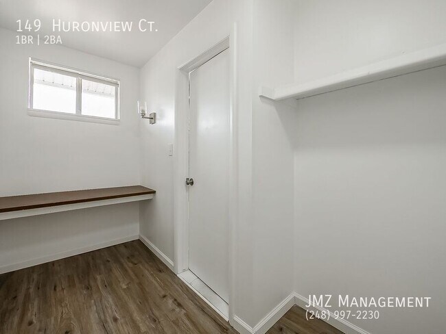 Building Photo - 149 Huronview Ct