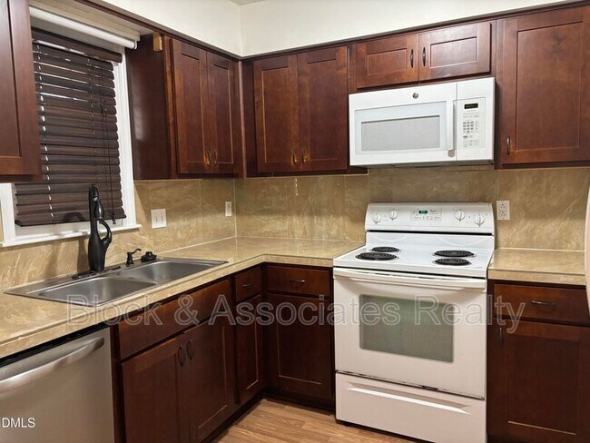Building Photo - 728 Branniff Dr