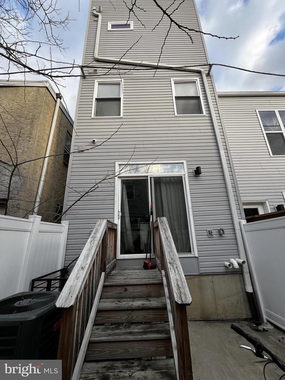 Primary Photo - 1332 S 30th St