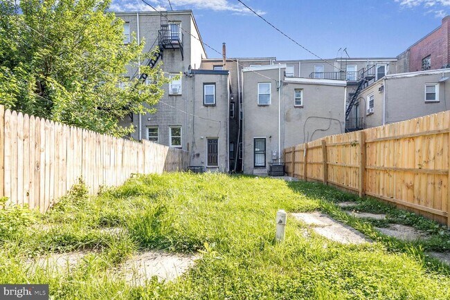 Building Photo - 1706 McCulloh St