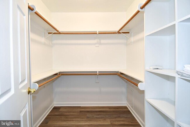 Building Photo - 10049 Meleen Dr