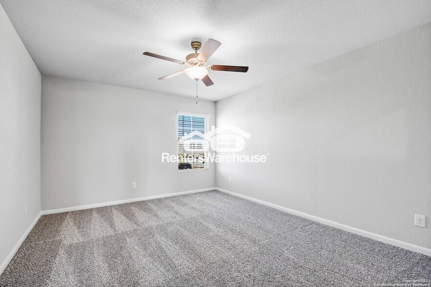 Building Photo - 522 Wild Olive Wy