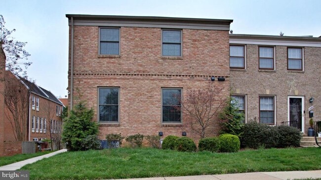 Building Photo - 1560 Westmoreland St