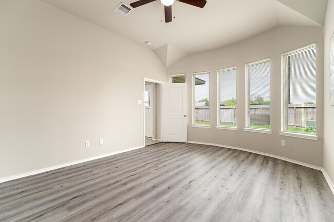 Building Photo - 5014 Aspen Orch Dr