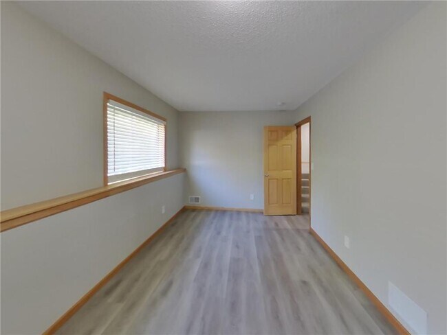 Building Photo - 10420 Karston Ave NE