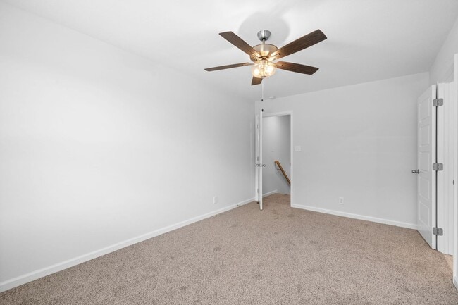 Building Photo - 2 Bedroom Condo For Rent Near Riverside Drive!