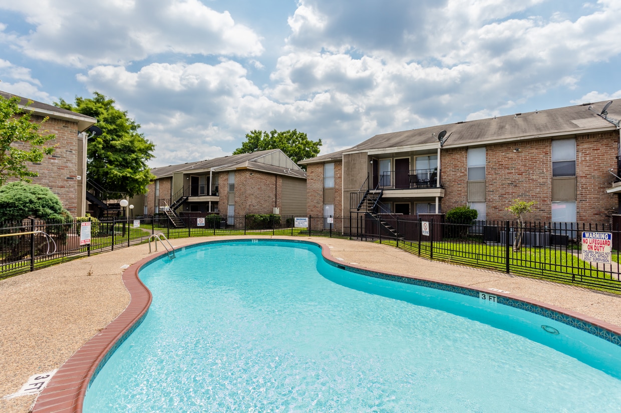 Villa Solano Apartments - 2501 Westridge St Houston TX 77054 | Apartment  Finder