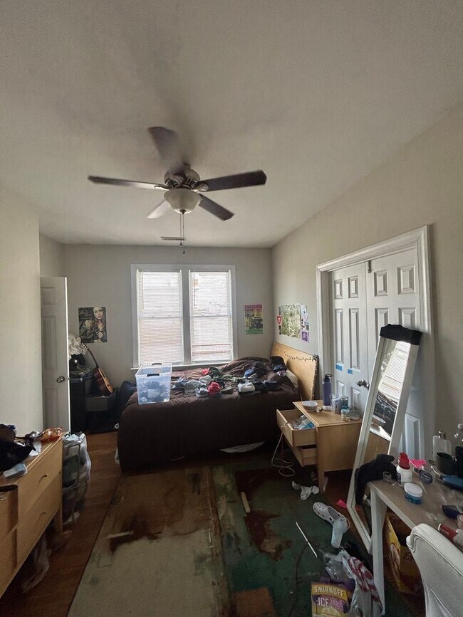 Building Photo - 1517 W Cary St