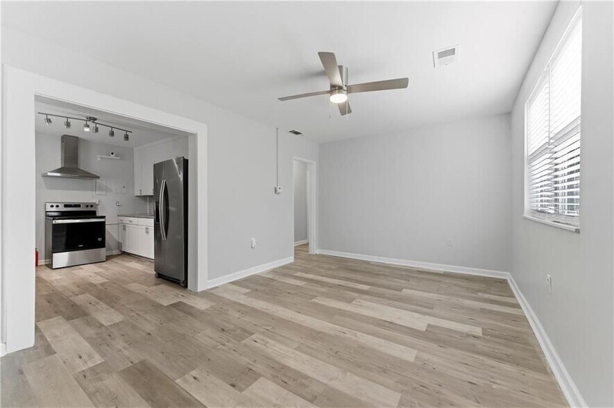 Building Photo - 1307 Elizabeth Ave SW