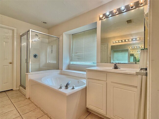 Building Photo - 110 S Merryweather Cir