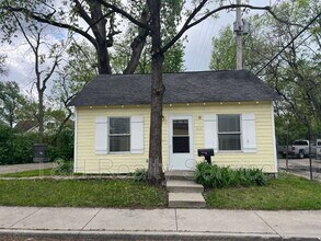 Building Photo - 1115 E North St