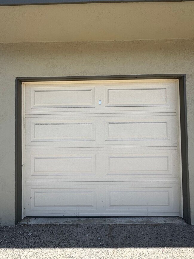 Building Photo - 7302 Elk Cir