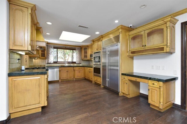 Building Photo - 3358 Red Rose Dr