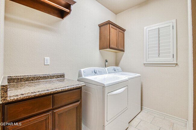 Building Photo - 5940 Los Pueblos Dr