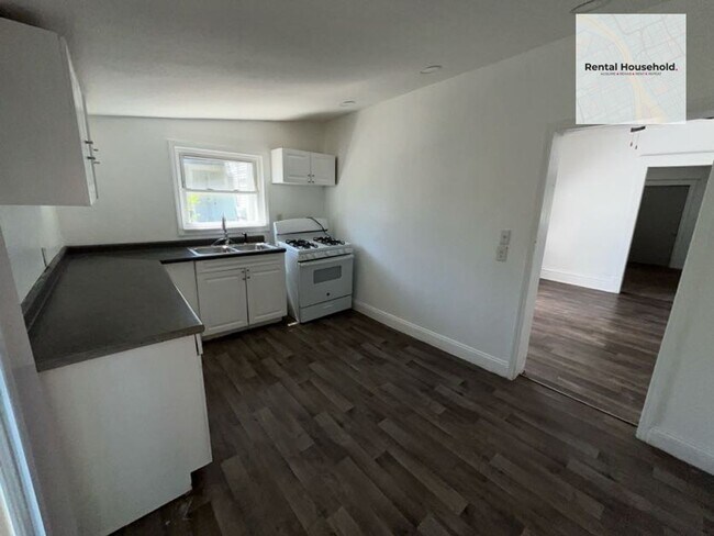 Building Photo - Adorable & Spacious 3 Bedroom Property-Toledo Ohio