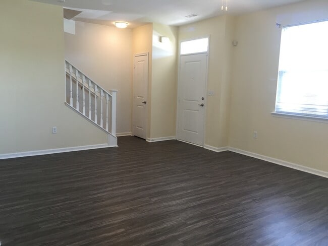 Building Photo - 4315 Farringdon Wy