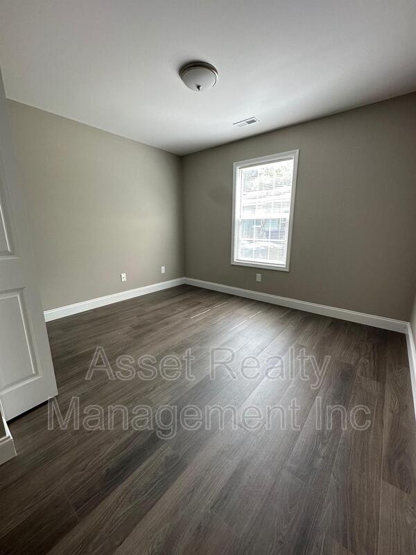 Building Photo - 112 Bennett Ln