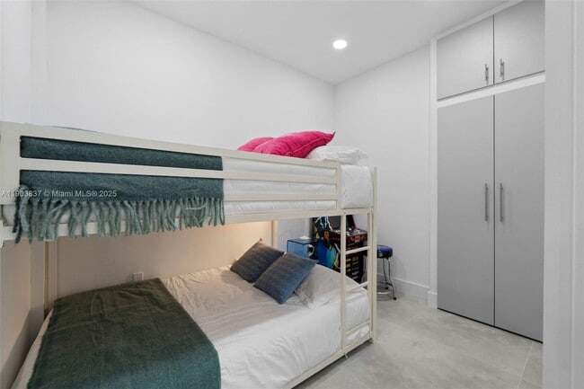 Building Photo - 4301 NW 4th St