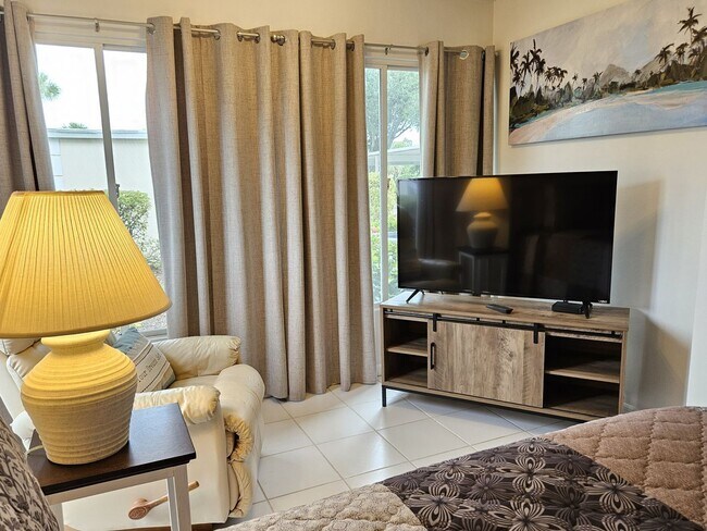 Building Photo - Charming First-Floor Condo in Plantation Golf and Country Club with a Community Pool Access!