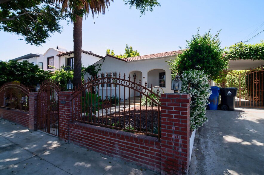 Building Photo - 641 N Martel Ave