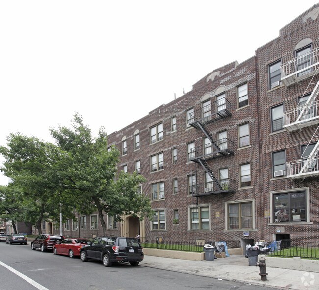 Primary Photo - Maple Terrace