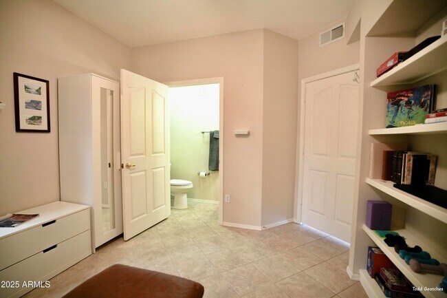 Building Photo - 14950 W Mountain View Blvd