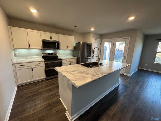 Building Photo - 117 Hank Ct