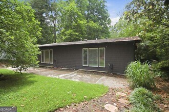 Building Photo - 546 Allen Rd NE