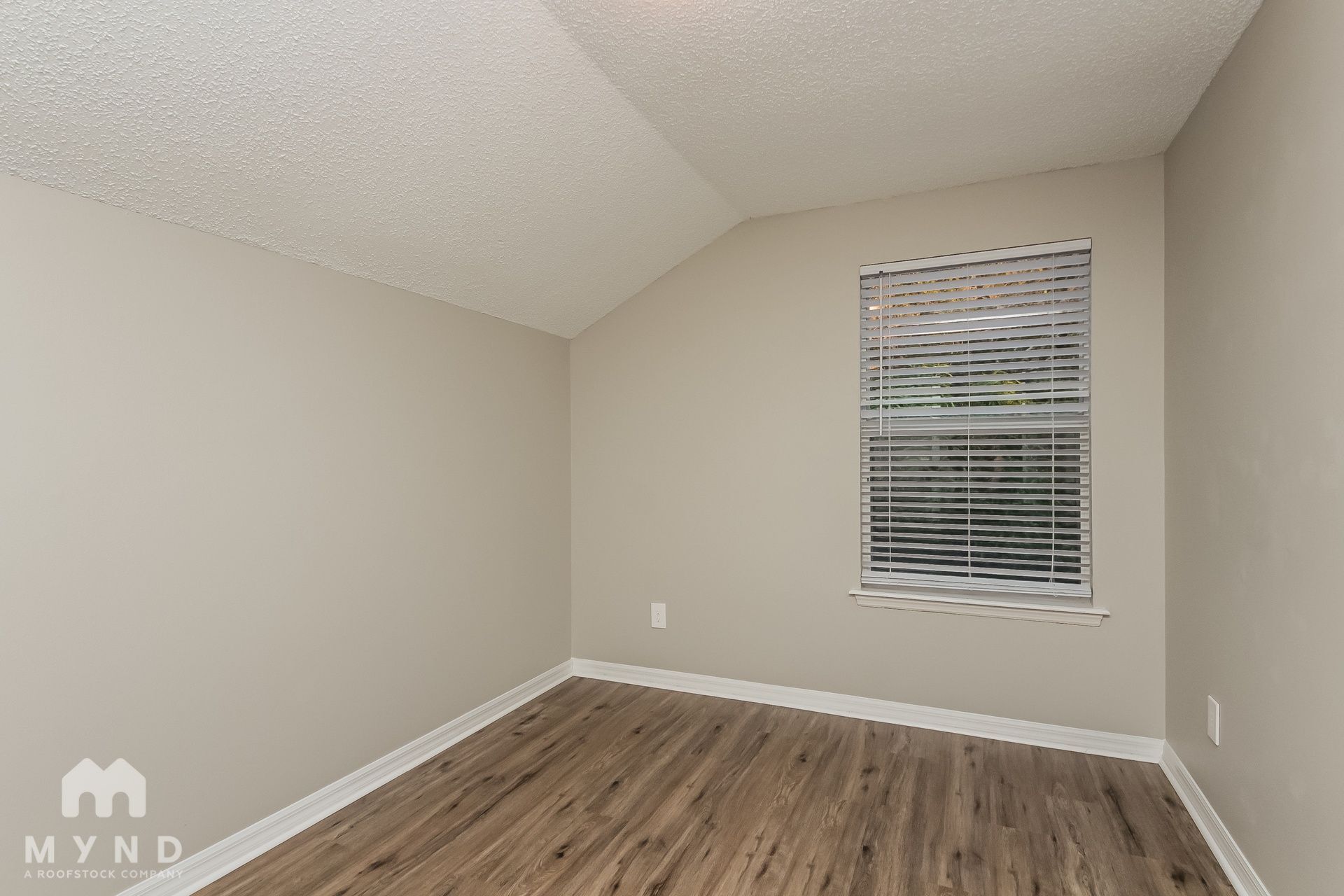 Building Photo - 9783 Lupine Ave