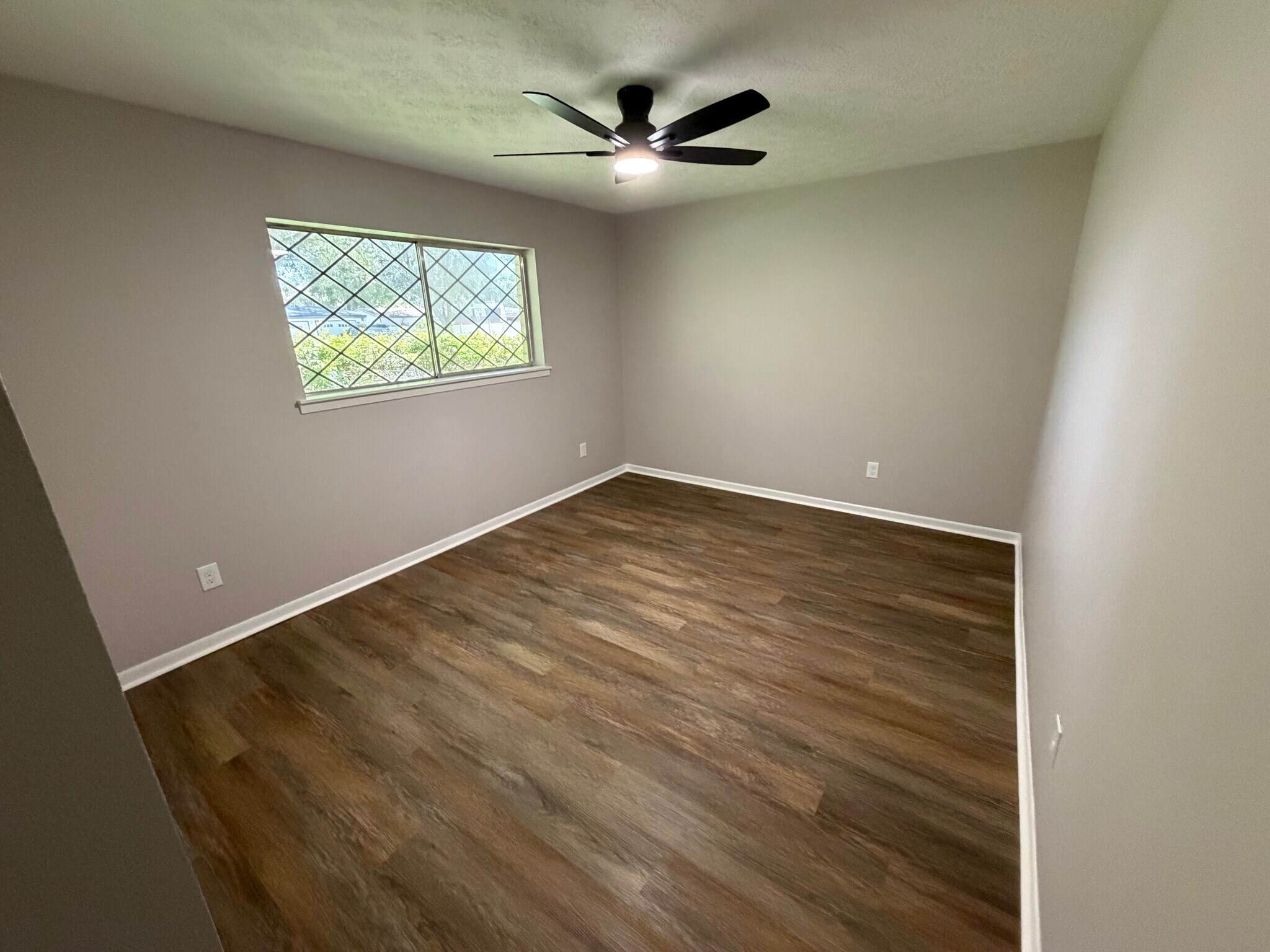 Guest room - 415 N 33rd St