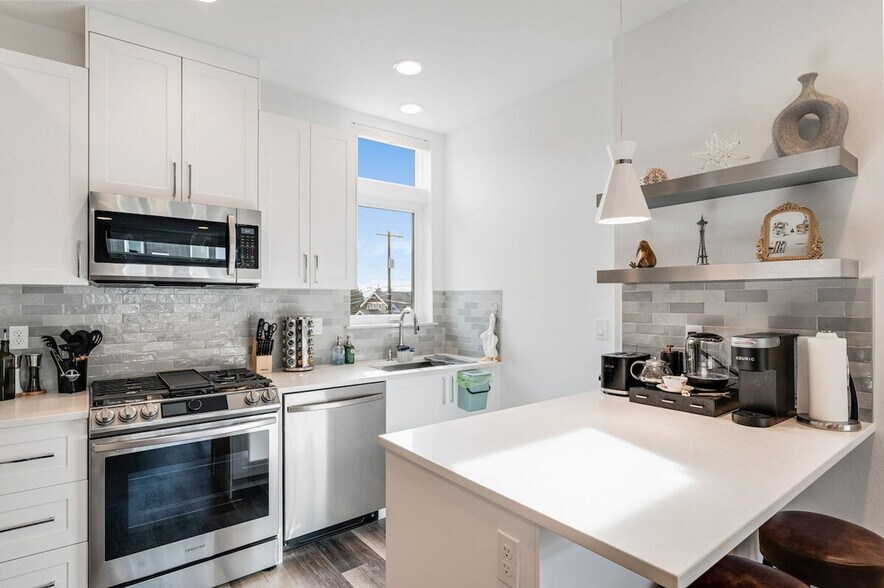 Building Photo - 4613 Dayton Ave N