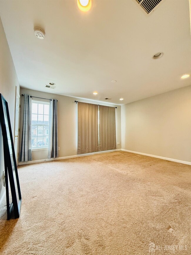 Building Photo - 47 Peppermint Dr