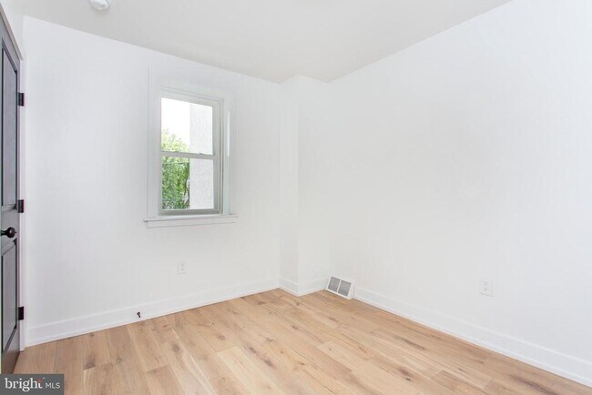 Building Photo - 2120 Ellsworth St