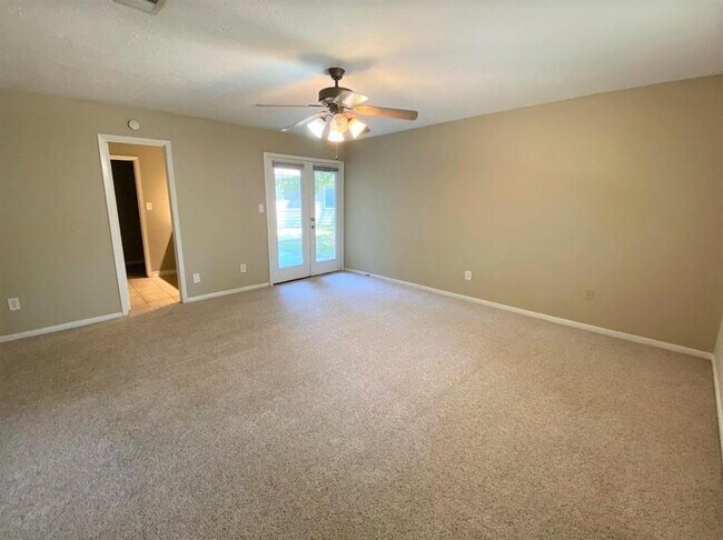 Building Photo - 29022 Cherrywood Ln